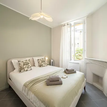 Quiet And Luxurious - Center Apartment