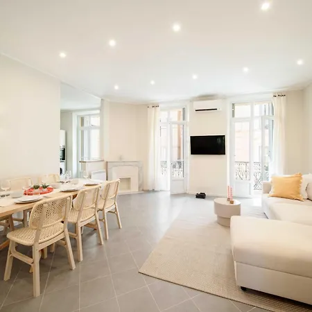 Quiet And Luxurious - Center Apartment *